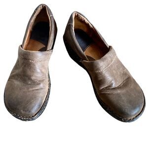 Born Slip On Wedge Heel Leather Shoes Size 9